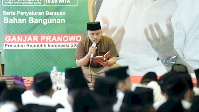 Santri Dukung Ganjar Sulawesi Selatan (Sulsel) menggelar doa bersama dengan keluarga besar Pondok Pesantren Ash-Shalihin Somba Opu, Kabupaten Gowa, Selasa (17/1/2023).