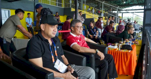 Taufan Pawe Janji Revitalisasi Lapangan Stadion BJ Habibie 