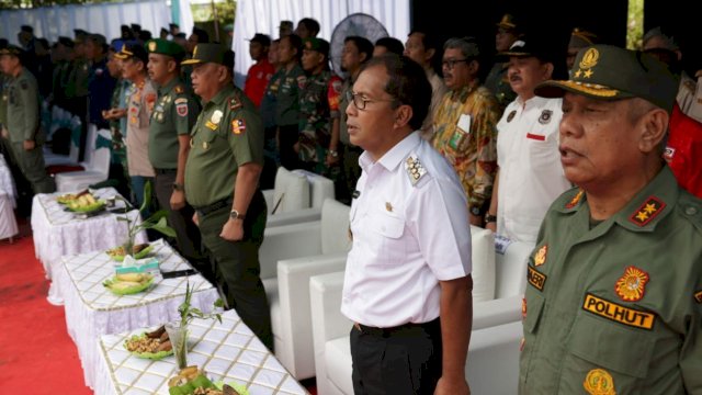 Wali Kota Danny Terima Penghargaan dari Kementerian Lingkungan Hidup dan Kehutanan