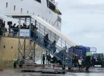 Cuaca Ekstrem, Penumpang Kapal Pelabuhan Makassar Diimbau Selalu Siaga &#038; Waspada