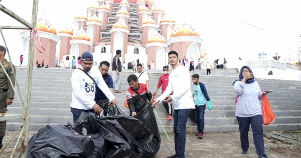 Pegawai Pemprov Kerja Bakti di Lingkungan CPI, Gubernur Sulsel: Aksi Budayakan Kebersihan