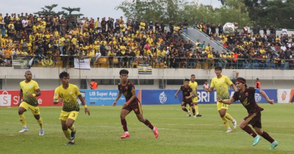 Bernardo Pertanyakan Keputusan Wasit Soal Penalti Lawan Barito