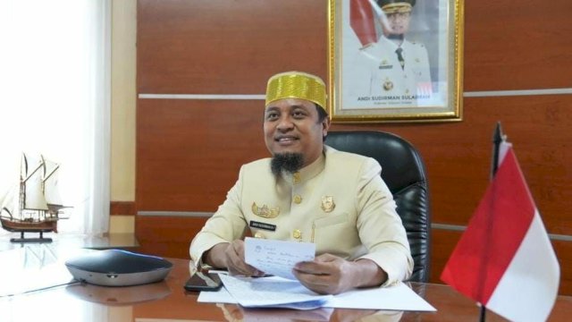 Gubernur Andi Sudirman pada acara 755 tahun Kabupaten Luwu dan Hari Perlawanan Rakyat Luwu (HPRL) ke-77 yang dilaksanakan di Lapangan Pancasila, Senin 23 Januari 2022 mengangkat tema “Ekonomi Tumbuh Tanah Luwu Sejahtera”.