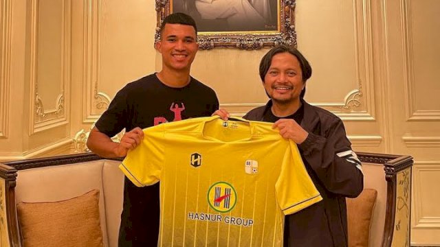 Gustavo Tocantis saat diperkenalkan manajemen Barito Putera yang didatangkan pada putaran kedua Liga 1. (foto: Ig/Barito Putera)