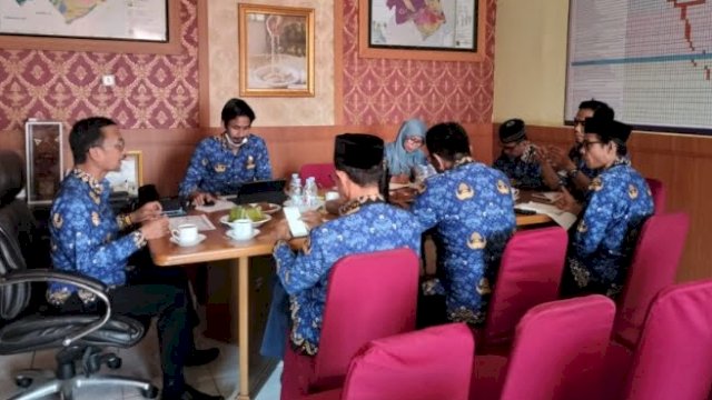 Dokumentasi Bappelitbangda saat menggelar rapat Koordinasi Implementasi Quick Win Smart City, beberapa, di Aula Bappelitbangda, Selasa (17/1/2023).