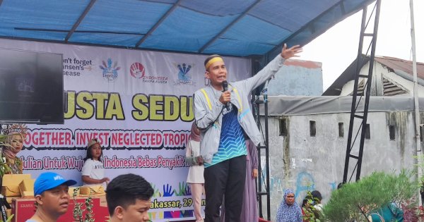 Kunjungi Kompleks Penderita Kusta, Rudianto Lallo Minta Hapus Stigma dan Diskriminasi