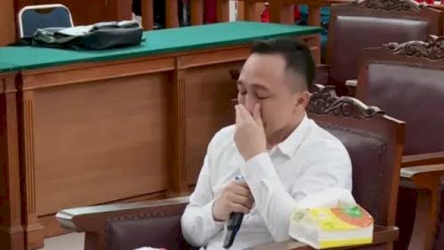 Ricky Rizal Wibowo membantah kesimpulan Jaksa Penuntut Umum (JPU) dalam tuntutan terhadapnya. Sejumlah poin jaksa dimentahkan dalam nota pembelaan atau pleidoi yang ia bacakan pada hari ini di Pengadilan Negeri Jakarta Selatan.