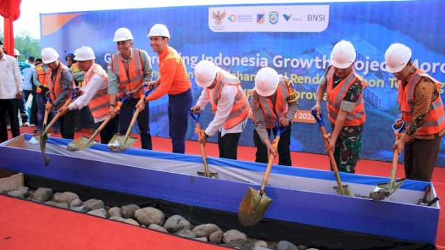 PT Vale Indonesia Tbk (PT Vale) dan PT Bahodopi Nickel Smelting Indonesia (PT BNSI) saat meresmikan pembangunan proyek pertambangan dan pengolahan nikel rendah karbon terintegrasi, di Kabupaten Morowali, Sulawesi Tengah.