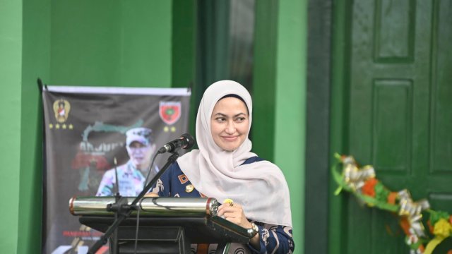 Bupati Luwu Utara Indah Putri Indriani meresmikan gedung baru Koramil 1403-11 Masamba (2/2/2023). Peresmian tersebut ditandai dengan penandatanganan prasasti dan pengguntingan pita. 