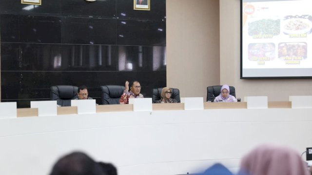 Pemkot Makassar Tambah Stok Komoditi Jadi 100 Paket untuk Tekan Inflasi