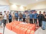 Peduli Korban Banjir, Sekwan DPRD Makassar Bagi Bantuan di Kecamatan Biringkanaya