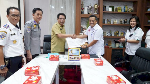 Pemprov Sulsel-Kemenhub RI Serah Terima Sembilan Bast Pelabuhan Pengumpan