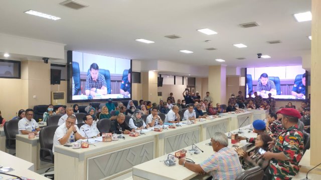 RDP DPRD Kota Makassar dengan PDAM terkait pembayaran dana pensiun.