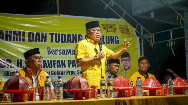 Ketua Golkar Sulsel, Taufan Pawe (TP) saat menemui tokoh dan masyarakat Kabupaten Bulukumba, Jumat, 24 Februari 2023.