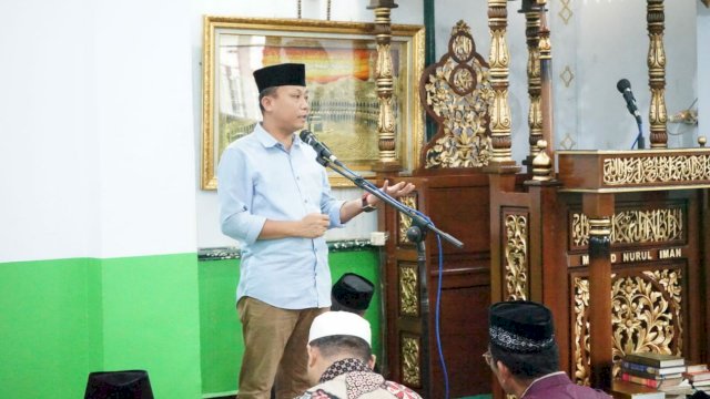 Safari Salat Jumat sudah menjadi aktivitas yang rutin ditunaikan Camat Tallo, Alamsyah Sahabuddin. Kegiatan tersebut berlanjut pada Jumat di pekan kedua Februari (10/2/2023).