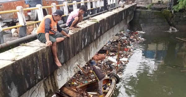 Antisipasi Banjir Kembali Landa Makassar, Pemkot Keruk Drainase