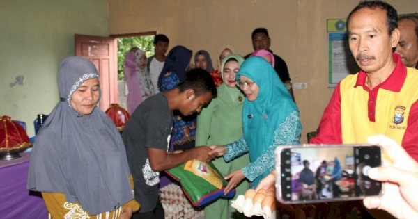 PKK Takalar Bersama Istri-istri Kepala Forkopimda Gelar Bakti Sosial