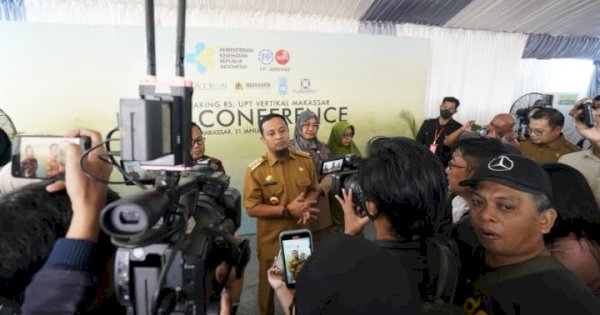 Andi Sudirman Beri Santunan ke Keluarga Korban Tertabrak Kereta di Barru