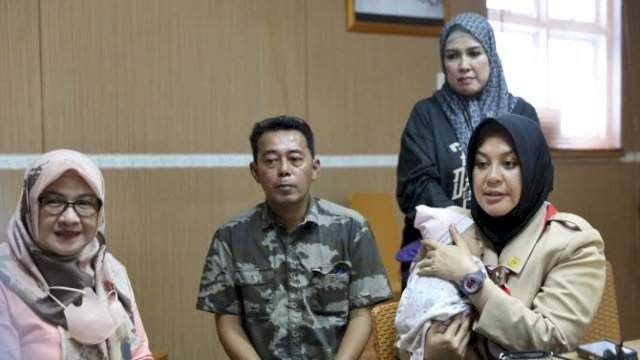 Fatmawati Bantu Bayi Stunting di Rusunawa Panambungan Usai Ditinggal Ibunya