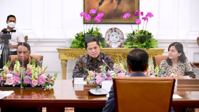 Ketum PSSI, Erick Thohir saat pertemuan antara jajaran pengurus dan Komite Eksekutif (Exco) PSSI dengan Presiden RI Joko Widodo di Istana Merdeka, Jakarta, Senin (20/2/2023).