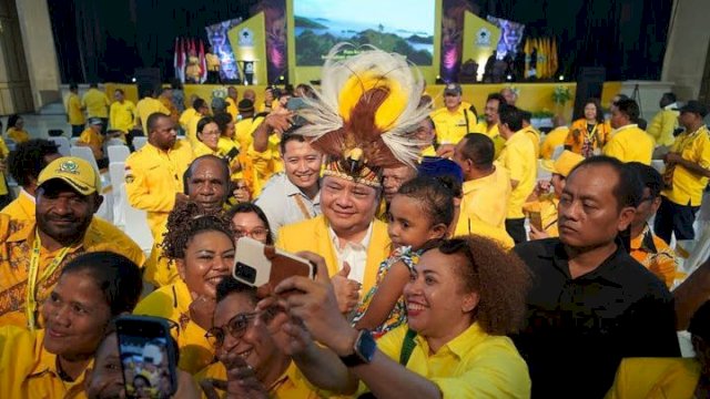 Dokumentasi Airlangga Hartarto saat menggelar Rapat Koordinasi Teknis (Rakornis) Golkar di Timika, Papua, Sabtu (25/2/2023). 