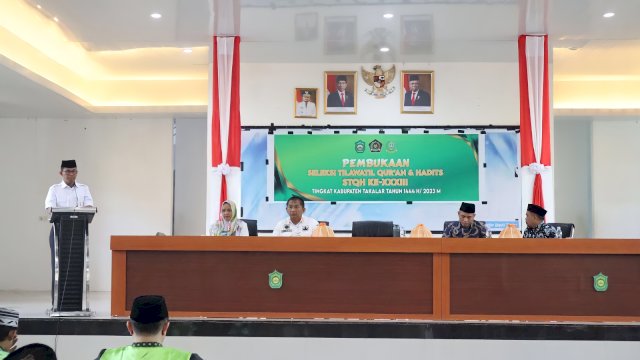 Penjabat (Pj) Bupati Takalar Setiawan Aswad membuka Seleksi Tilawatil Quran & Hadits (STQH) ke-XXXIII tingkat kabupaten Takalar tahun 2023 di Baruga I Manindori, Kantor Bupati Takalar, Rabu (1/2/2023).