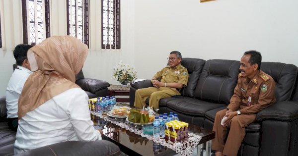 Taufan Pawe Satu-satunya Wali Kota yang Terima Penghargaan Pelestarian Bahasa Daerah dari Menteri Pendidikan