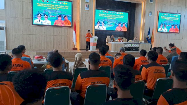 Sekretaris Daerah Kabupaten Barru Abustan, membuka Pelatihan Potensi SAR yang dilaksanakan oleh Basarnas Sulsel di Barru. Pelatihan ini diikuti 50 peserta dari berbagai instansi dan organisasi yang berada di Barru dan sekitarnya. Pembukaan kegiatan berlangsung di Aula Lantai 6 Gedung Tower Mal Pelayanan Kabupaten Barru, pada Senin (6/3/2023).