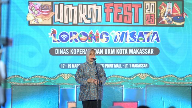 Ketua TP PKK Kota Makassar Indira Yusuf Ismail hadir dalam gelaran Festival UMKM Lorong Wisata 2023 yang dilaksanakan Dinas Koperasi dan UKM Kota Makassar. Festival ini berlangsung di Mall Phinisi Point, pada 17-19 Maret 2023.