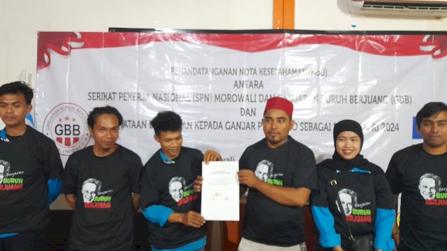 Anggota DPC Serikat Pekerja Nasional (SPN) di Morowali, Sulsel mendeklarasikan dukungan untuk Ganjar Pranowo di Pilpres 2024 pada Jumat (24/3/2023).