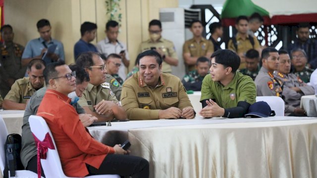 Sekretariat Presiden dan Pemkot Makassar dipimpim Pangdam XIV Hasanuddin Mayjen TNI Totok Imam Santoso, saat Rakorwil dan Rakor PAM VVIP Kunker Presiden RI bersama Ibu Iriana Joko Widodo berlangsung di Manunggal Mini Kodam XIV Hasanuddin, Jalan Urip Sumohardjo, Selasa (28/03/2023).