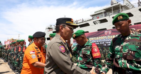 Danny Pomanto dan Panglima TNI Lepas Satgas Pamtas Papua di Makassar 