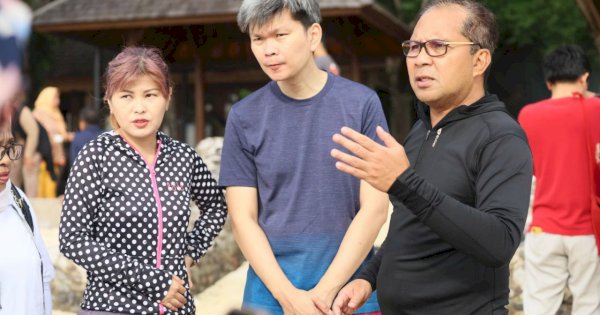 Danny Pomanto Ajak Tim Singapore Cooperation Enterprise Wisata ke Pulau Samalona