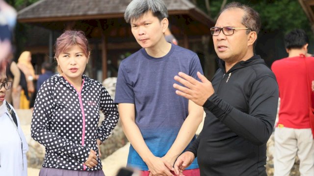 Danny Pomanto Ajak Tim Singapore Cooperation Enterprise Wisata ke Pulau Samalona