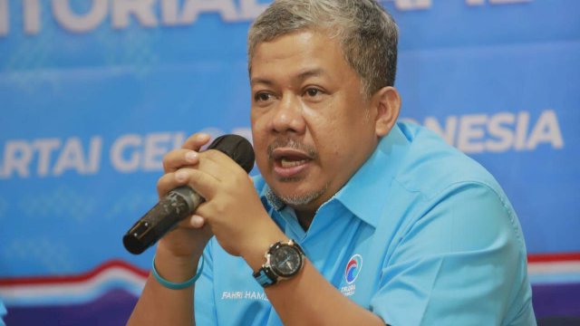 Wakil Ketua Umum Partai Gelombang Rakyat (Gelora) Indonesia Fahri Hamzah mengkritisi kinerja DPR RI Periode 2019-2024 saat ini, baik partai politik (parpol) yang pro pemerintah maupun partai yang mengaku sebagai oposisi.