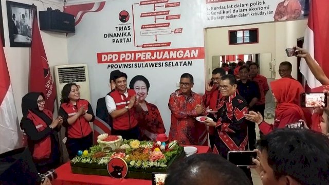 Sekjend PDIP Beri Jatah Rektor UNM Saat Syukuran Kantor Baru PDIP Sulsel