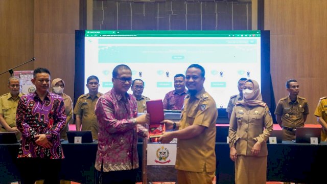 Badan Siber dan Sandi Negara (BSSN) bersama Pemerintah Provinsi Sulawesi Selatan (Pemprov Sulsel) meluncurkan Aplikasi Pusat Informasi Layanan Aduan Siber dan Persandian (PILAR) Pemprov Sulsel, di Hotel Gammara, Makassar, Sulawesi Selatan, pada Selasa (7/3/2023). PILAR merupakan pusat informasi layanan siber.