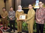 Pemprov Gorontalo-BPJS Ketenagakerjaan Serahkan Paritrana Award 2022 ke Pelaku Usaha
