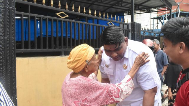 Silaturahmi dengan Emak-emak, Aan Kampanyekan Prabowo Ganti Presiden Jokowi