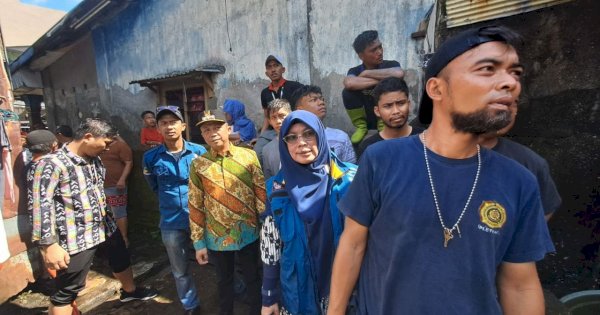 Camat Tallo Ikut Bersama Warga Padamkan Kebakaran di Dato Ribandang