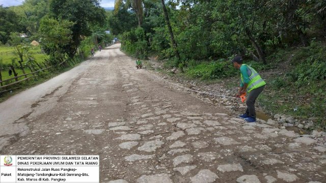 Sudah Tangani 4,3 Km, Pemprov Sulsel Lanjutkan Rekonstruksi 3,1 Km Ruas Minasatene di Pangkep