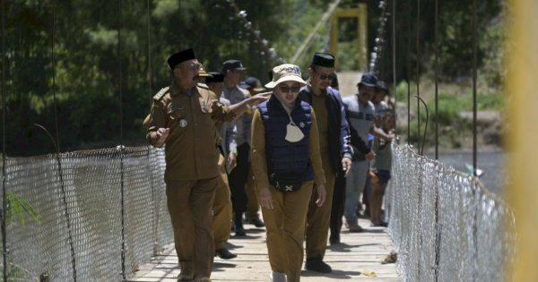 Jembatan Gantung Sungai Batue Rampung, Bupati Luwu Utara: Mari Kita Jaga Bersama