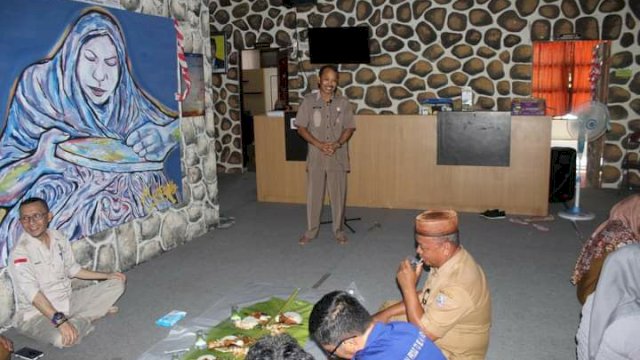 Dinas Kearsipan dan Perpustakaan Provinsi Gorontalo melaksanakan kegiatan Halalbihalal dalam rangka menyambut bulan suci ramadhan 1444 H bertempat di ruang Diorama, pada Selasa (21/3/2023).