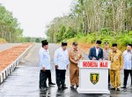 Didamping Prabowo, Presiden Jokowi Resmikan Tol Sepanjang 4 Km di Kalsel