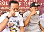 Andi Sudirman Bareng Warga Bone Seruput Kopi 1000 Gelas&nbsp;