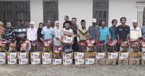 Pemprov Sulsel Salurkan Bantuan Logistik untuk Korban Bencana di Bone 