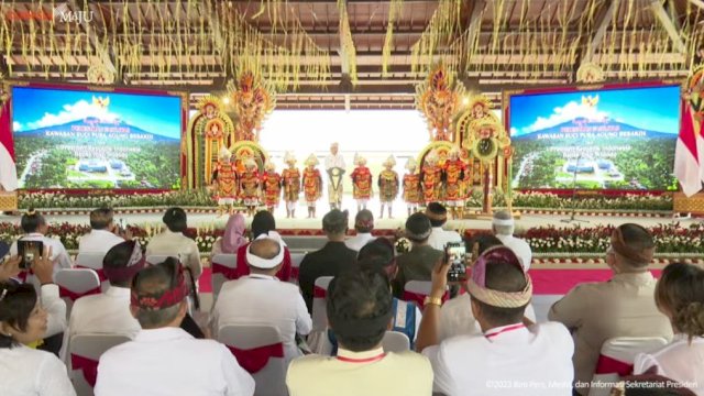 Presiden Minta Penataan Kawasan Pura Besakih Dibarengi Manajemen yang Profesional