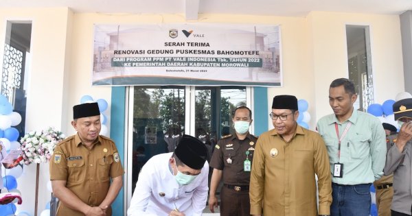 PT Vale serah Terima Renovasi PKM Bahomotefe ke Pemda Morowali