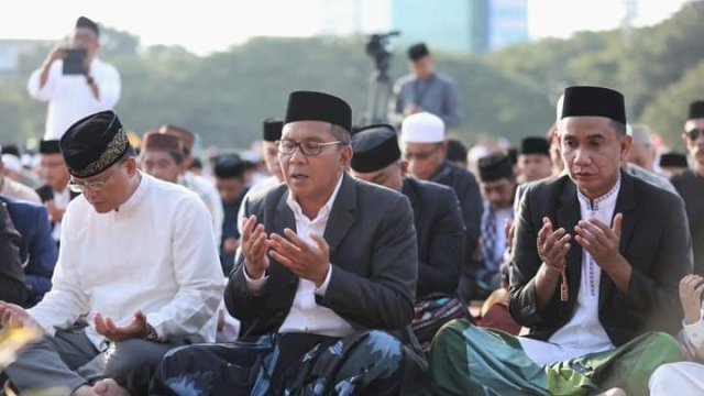 Dokumentasi Wali Kota Makassar, Moh Ramdhan Pomanto saat salad IdulFitri 1444 H di Lapangan Karebosi, Makassar, Sabtu (22/4/2023).