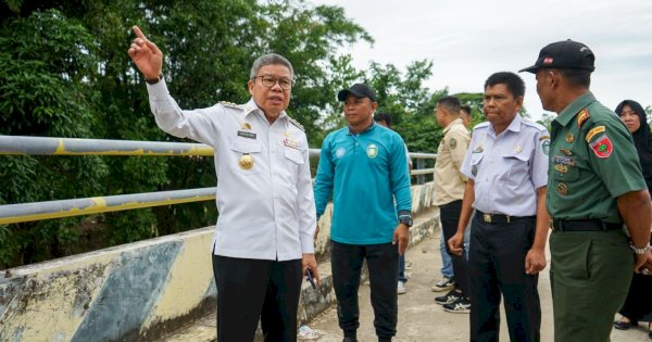 Wali Kota Parepare Terjunkan Personel Ramai-ramai Bersihkan Daerah Terimbas Banjir